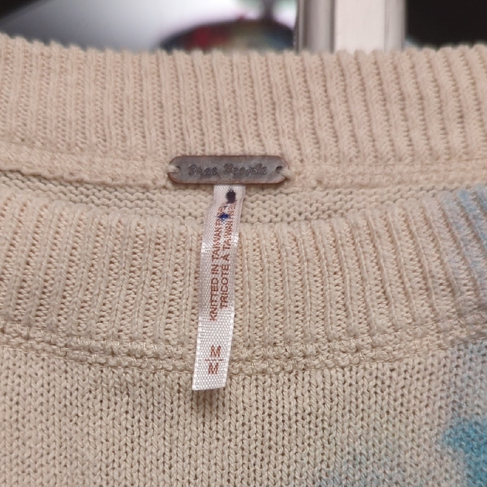 NWOT Free People Blue and Cream Graphic Crewneck Sweater Size Medium - Picture 3 of 11